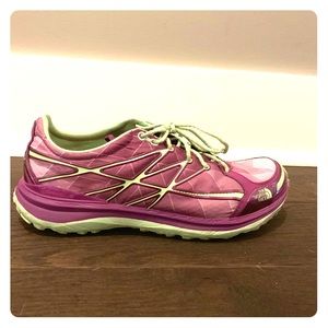 Sz 8.5 The North Face running shoes
